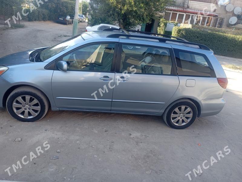Toyota Sienna 2004 - 180 000 TMT - Türkmenabat - img 3