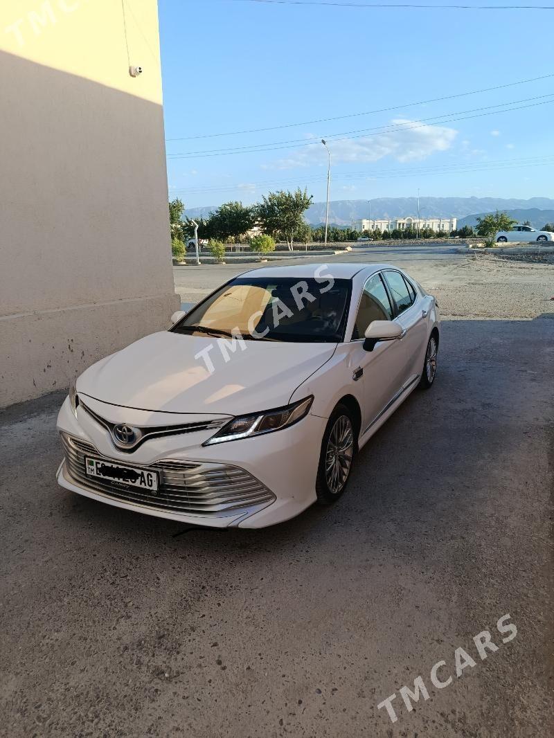 Toyota Camry Hybrid 2020 - 255 000 TMT - Täze zaman - img 3