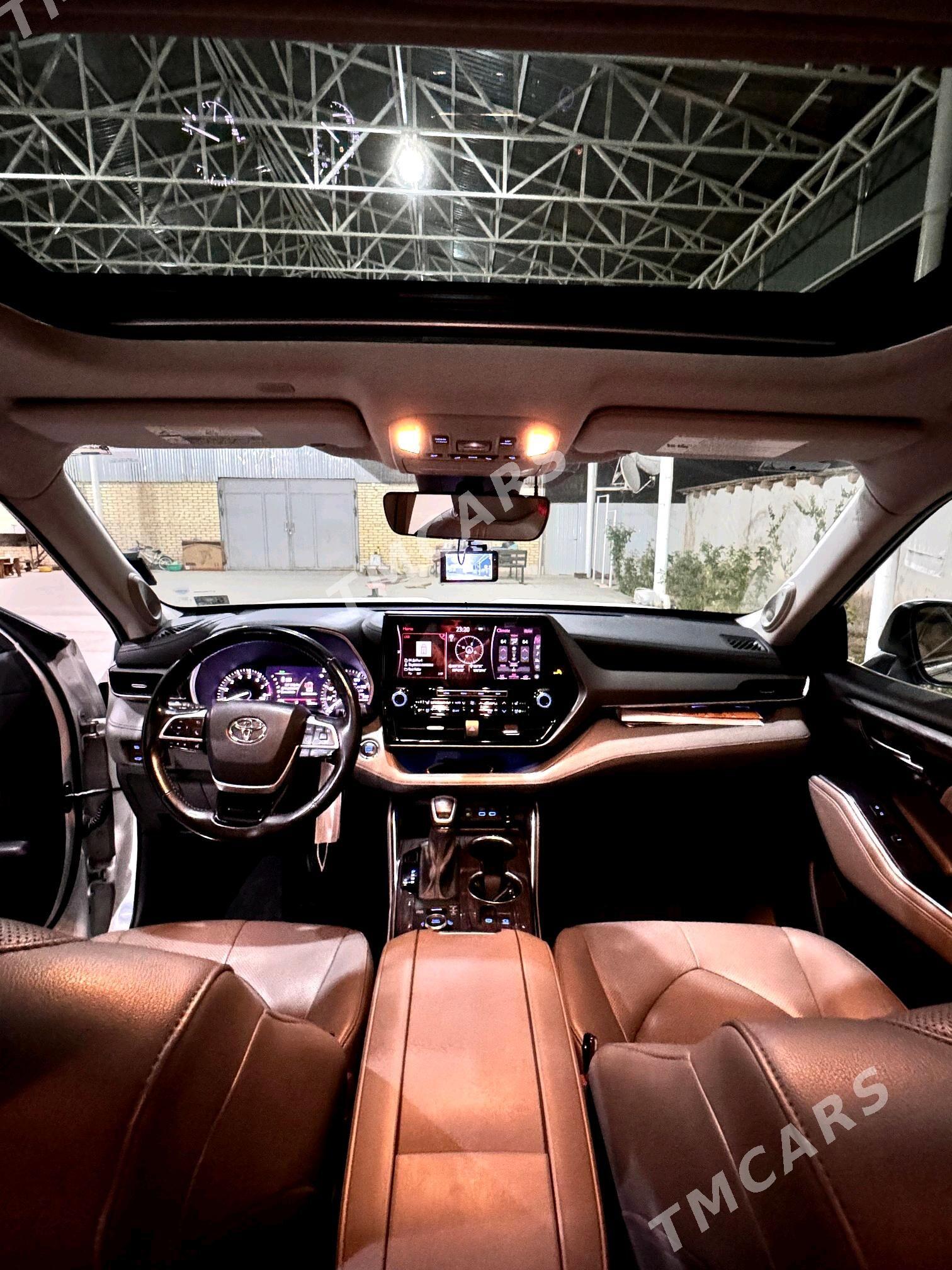 Toyota Highlander 2022 - 670 000 TMT - Мары - img 9