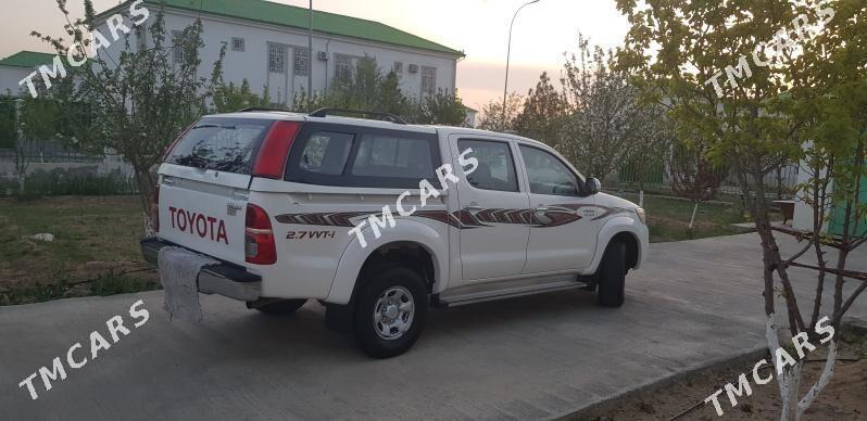 Toyota Hilux 2014 - 405 000 TMT - Тязе заман - img 4