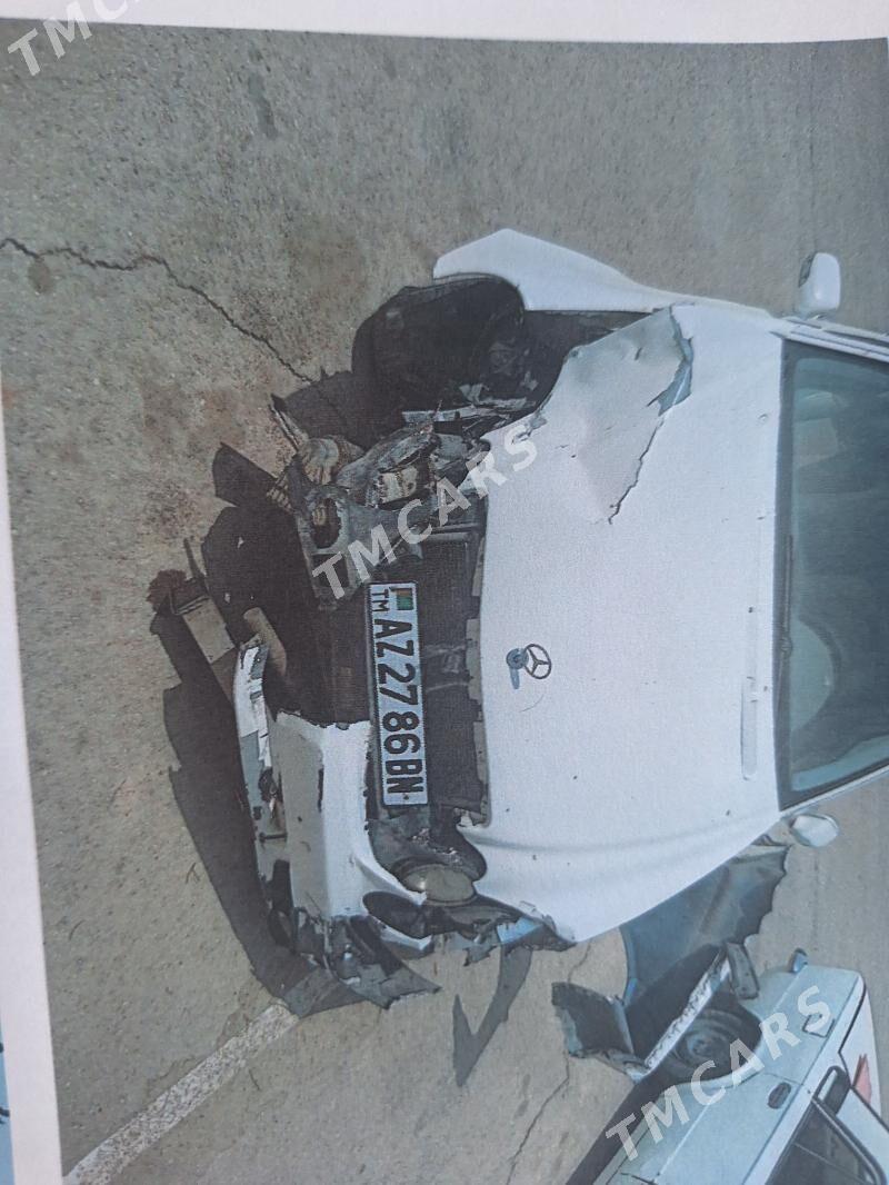 Mercedes-Benz E320 2003 - 60 000 TMT - Balkanabat - img 4