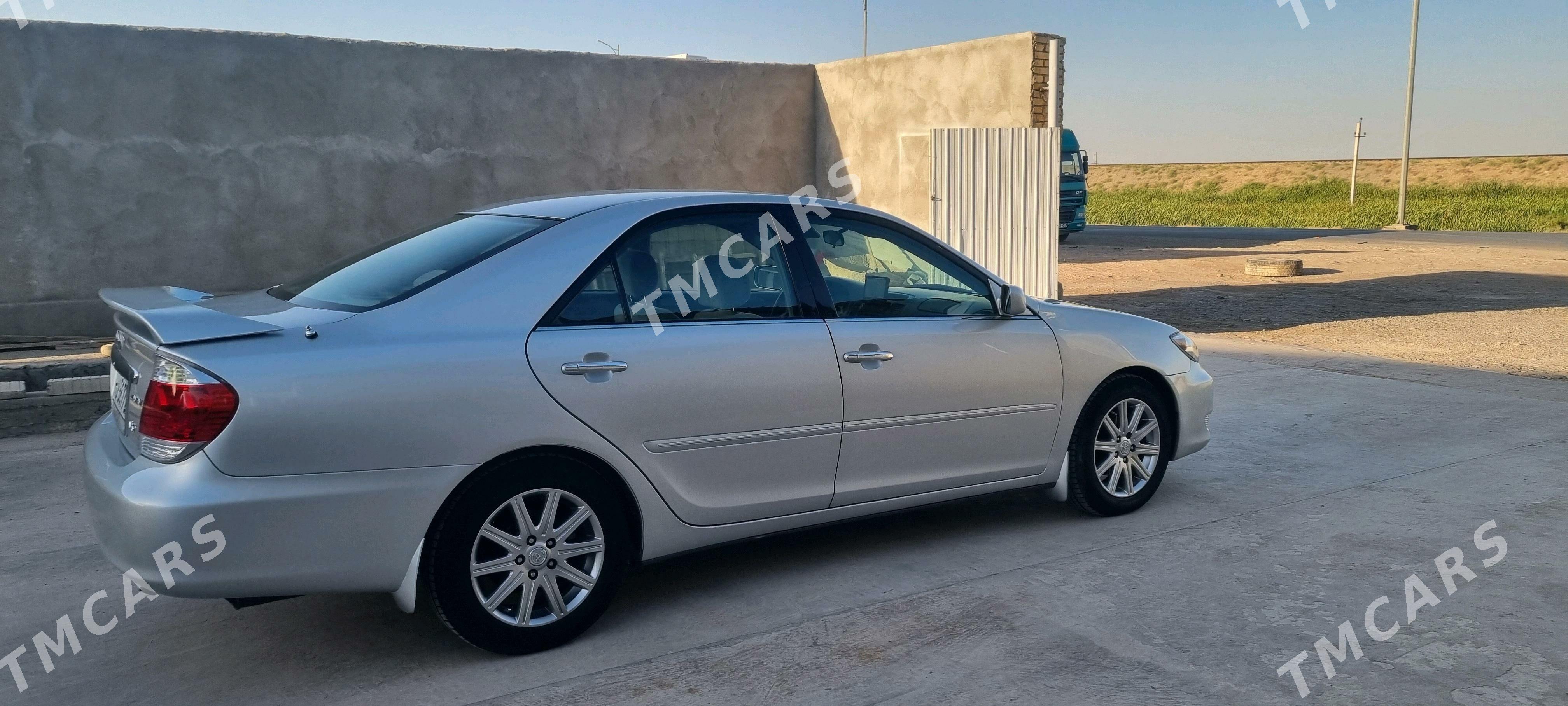 Toyota Camry 2004 - 175 000 TMT - Kerki - img 7