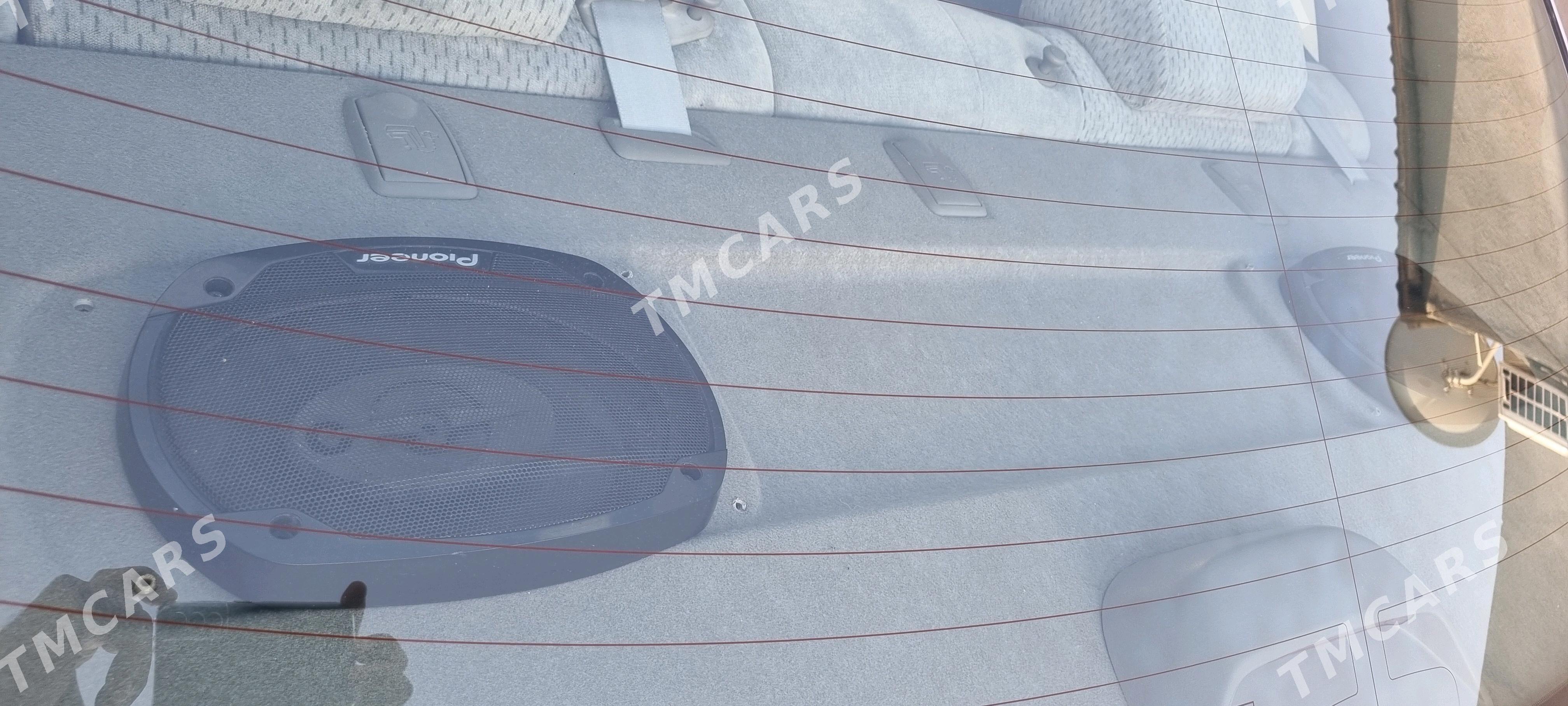 Toyota Camry 2004 - 175 000 TMT - Kerki - img 8