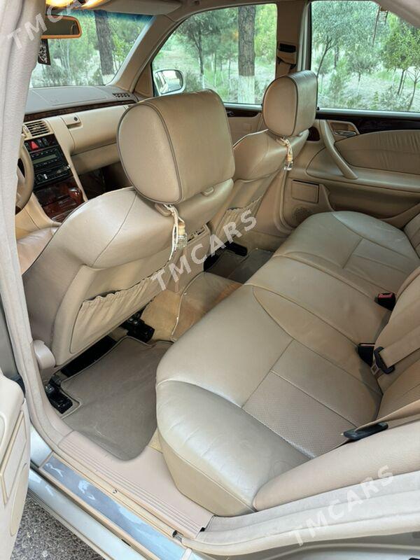 Mercedes-Benz E320 2001 - 189 000 TMT - Мары - img 5