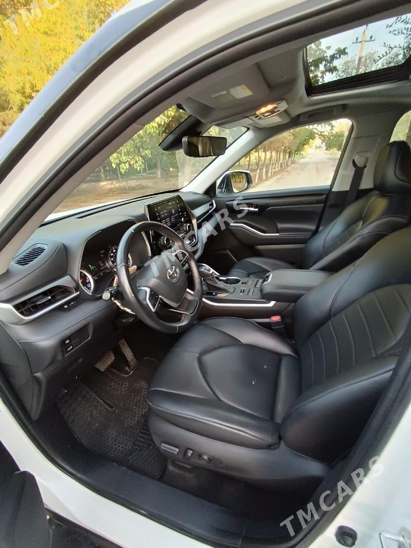 Toyota Highlander 2022 - 525 000 TMT - Байрамали - img 1