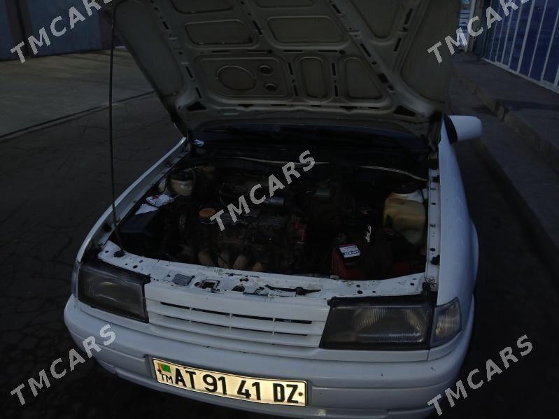 Opel Vectra 1990 - 35 000 TMT - Дашогуз - img 4