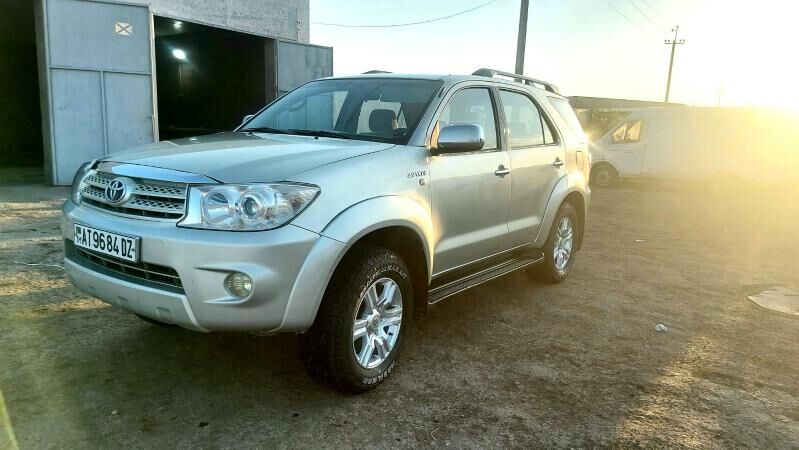 Toyota Fortuner 2008 - 250 000 TMT - Дашогуз - img 4