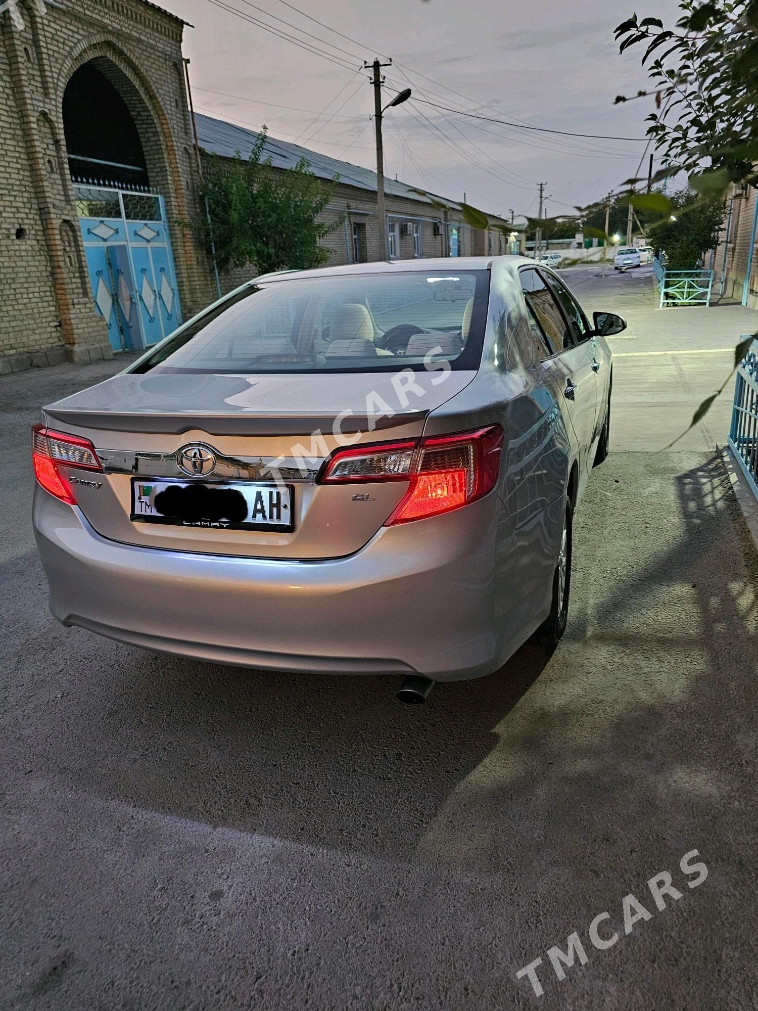 Toyota Camry 2013 - 211 000 TMT - Бедев - img 3