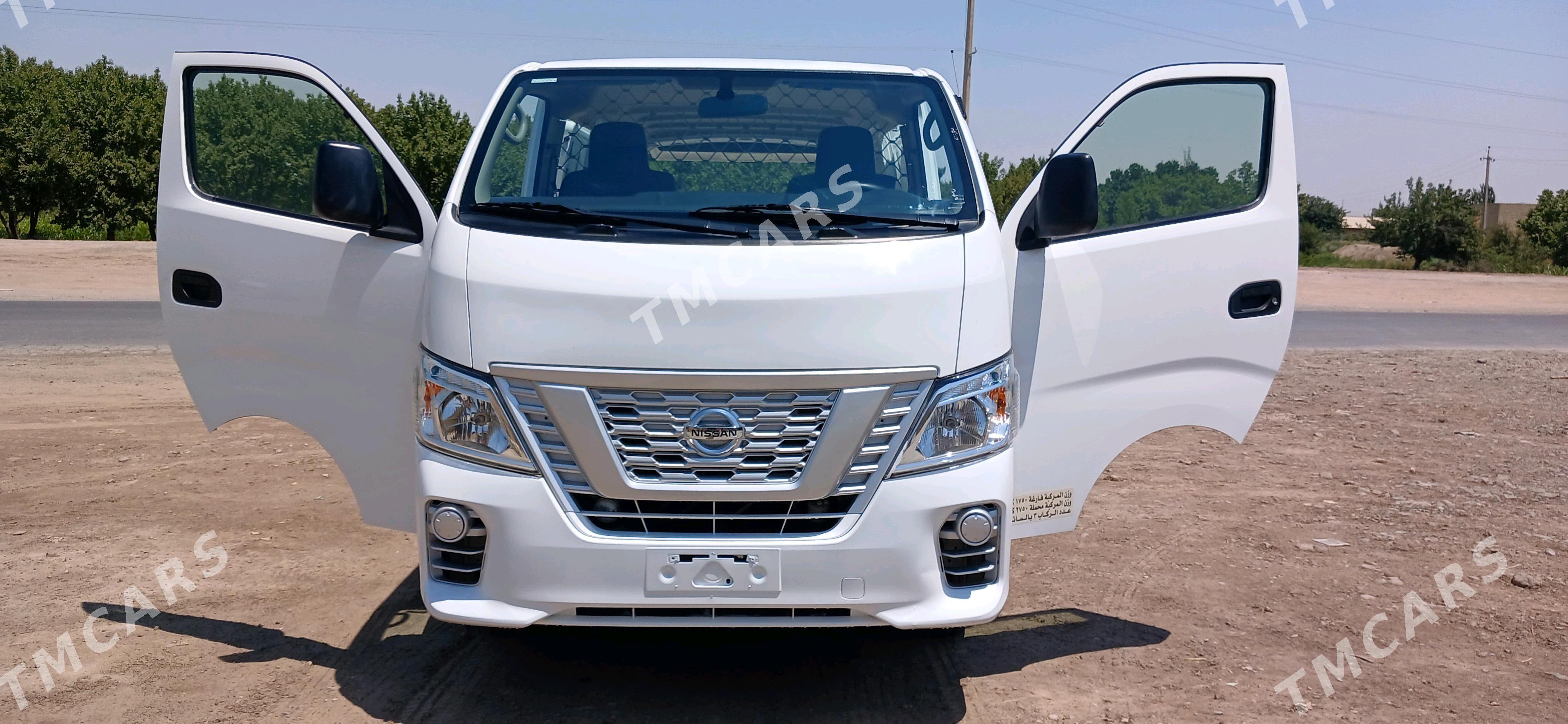 Nissan Urvan 2021 - 305 000 TMT - Керки - img 2