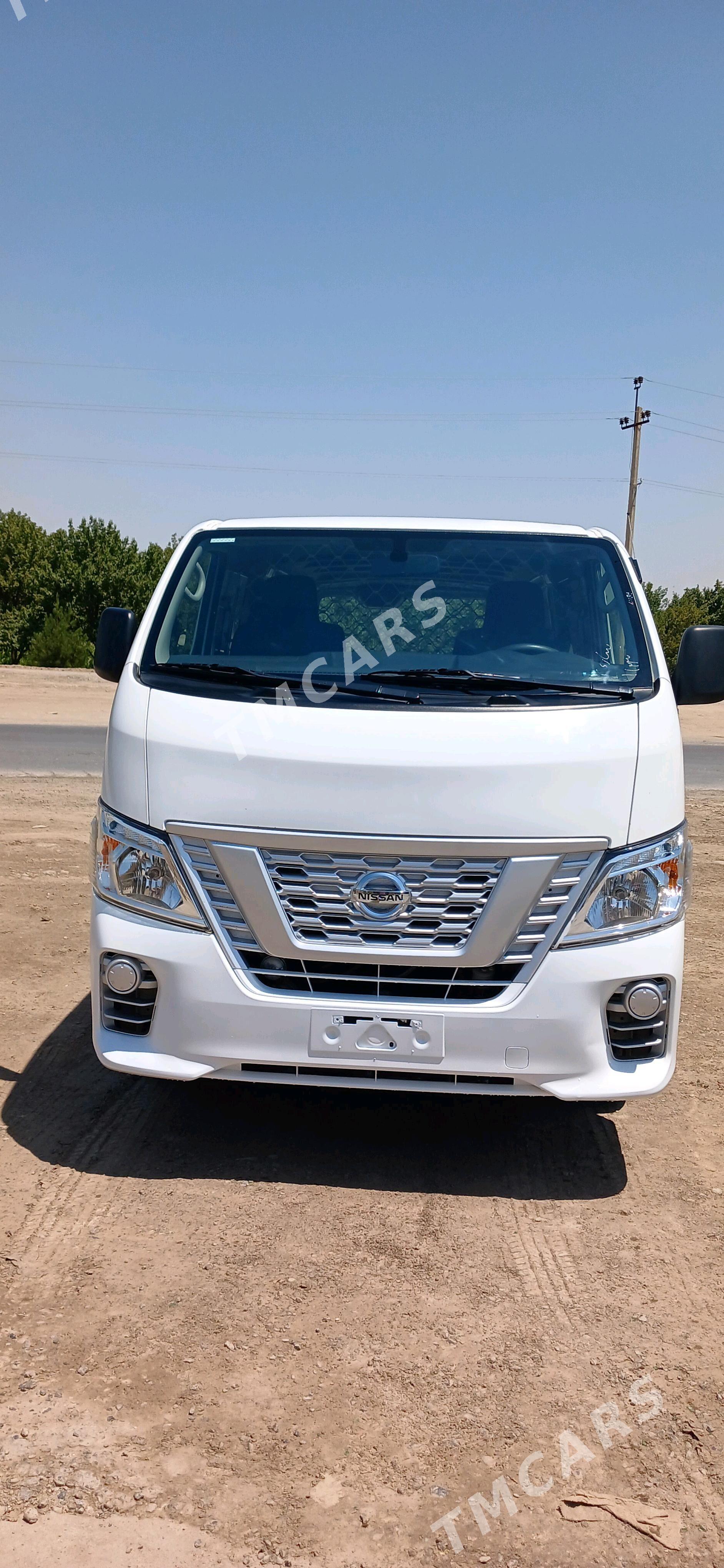 Nissan Urvan 2021 - 305 000 TMT - Керки - img 4