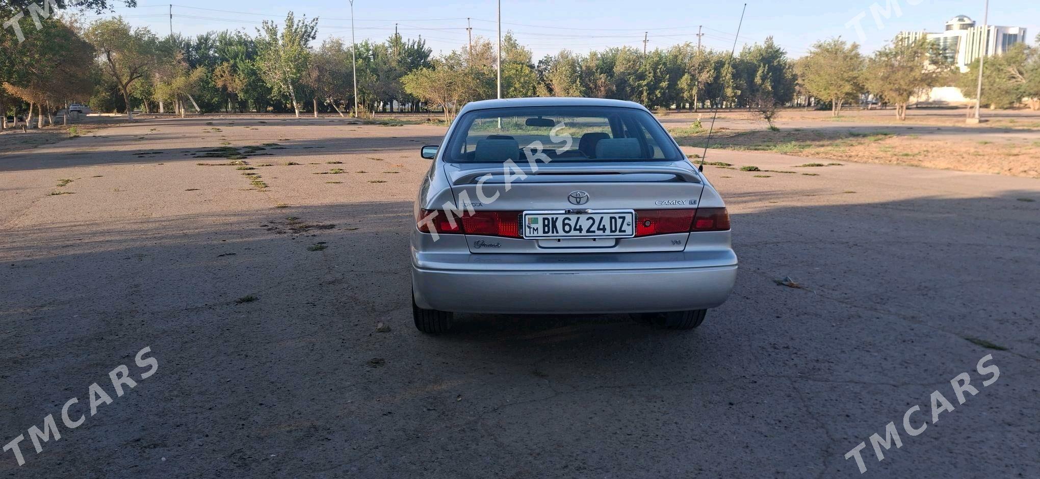 Toyota Camry 2001 - 148 000 TMT - Дашогуз - img 3