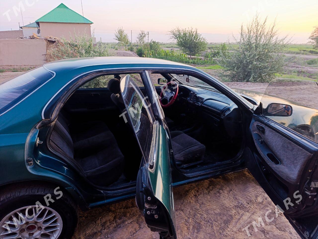 Lexus ES 300 1995 - 50 000 TMT - Гурбансолтан Едже - img 2
