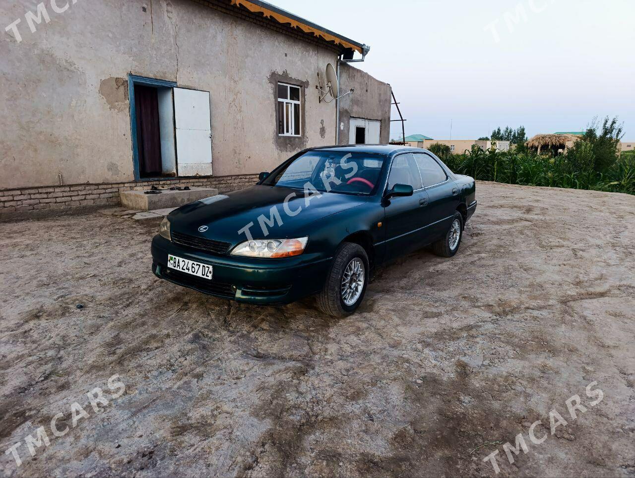 Lexus ES 300 1995 - 50 000 TMT - Гурбансолтан Едже - img 5