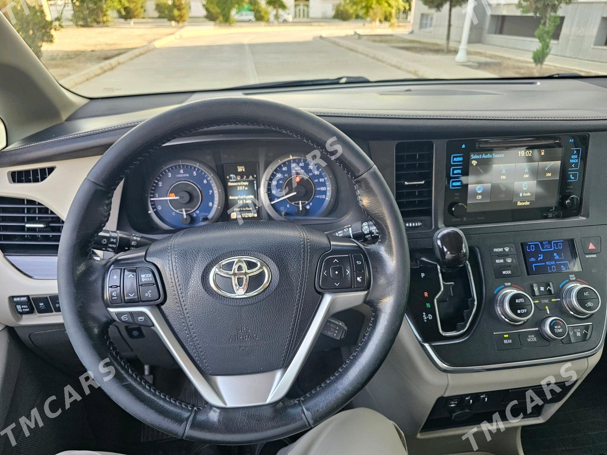 Toyota Sienna 2016 - 392 000 TMT - Aşgabat - img 8