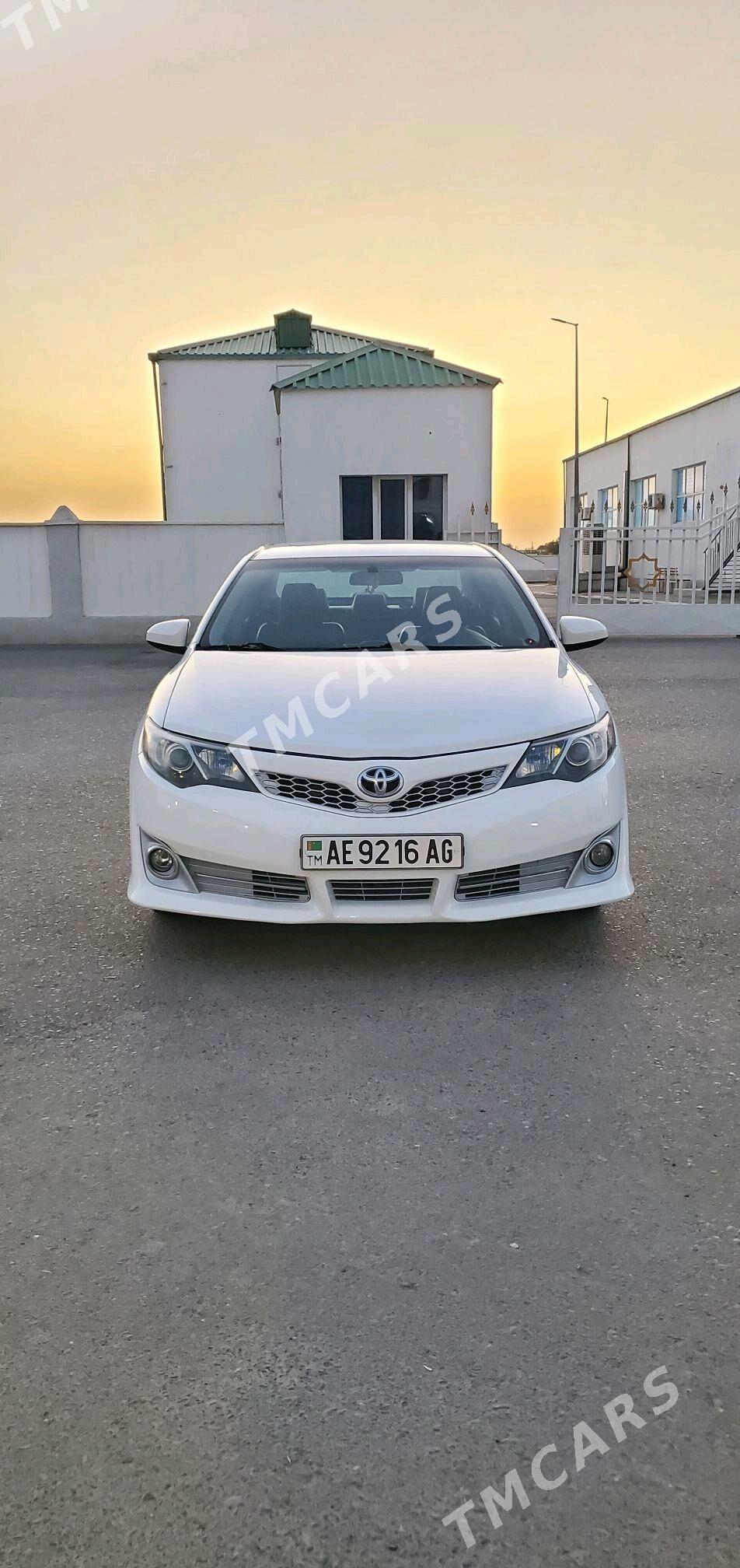 Toyota Camry 2012 - 210 000 TMT - Бахарден - img 3