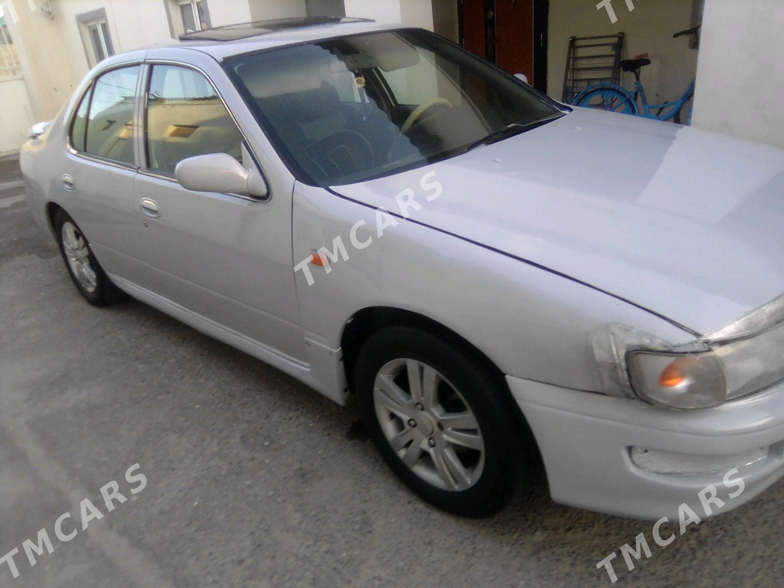 Nissan Bluebird 1995 - 40 000 TMT - Бузмеин - img 4
