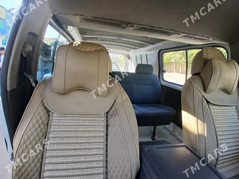 Nissan Urvan 2006 - 150 000 TMT - Mary - img 3