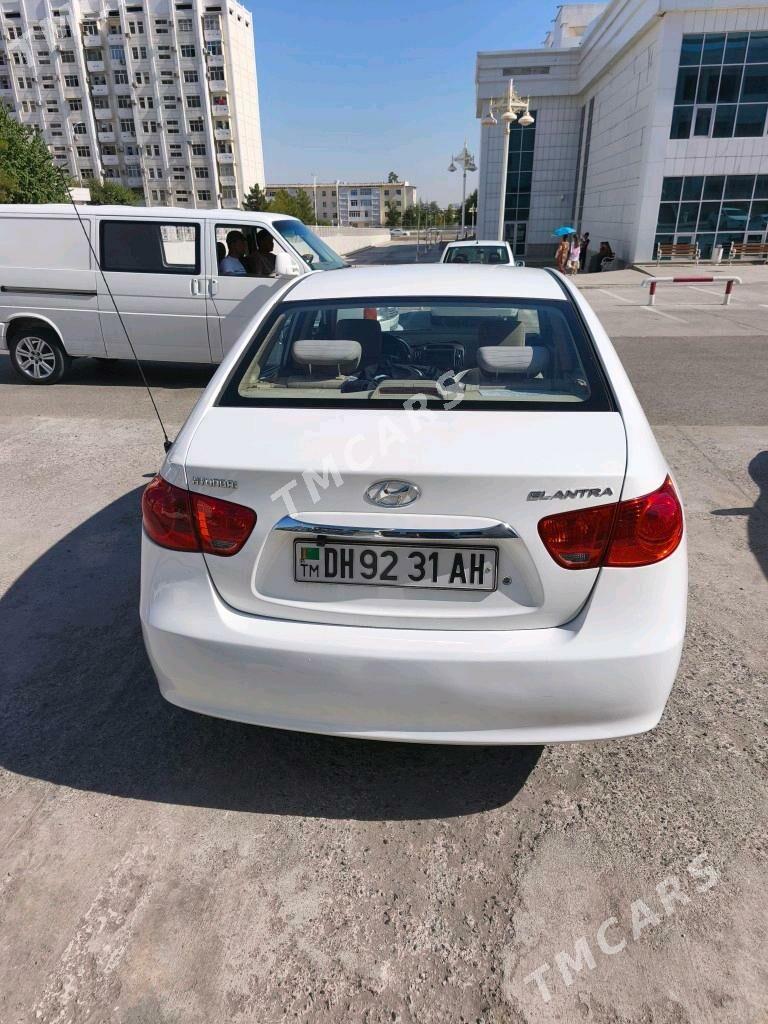Hyundai Elantra 2010 - 165 000 TMT - Ак-Бугдайский этрап - img 2