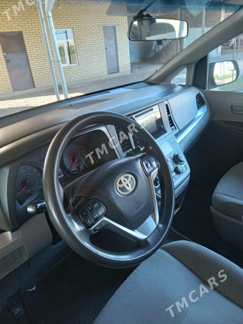 Toyota Sienna 2016 - 340 000 TMT - Мары - img 2