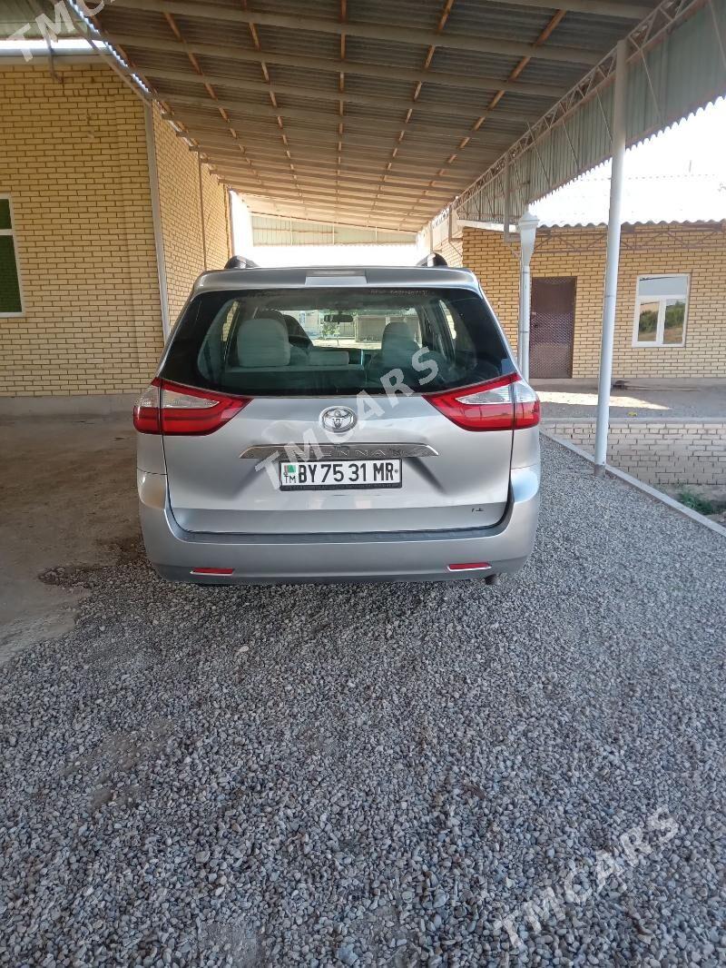 Toyota Sienna 2016 - 340 000 TMT - Мары - img 3