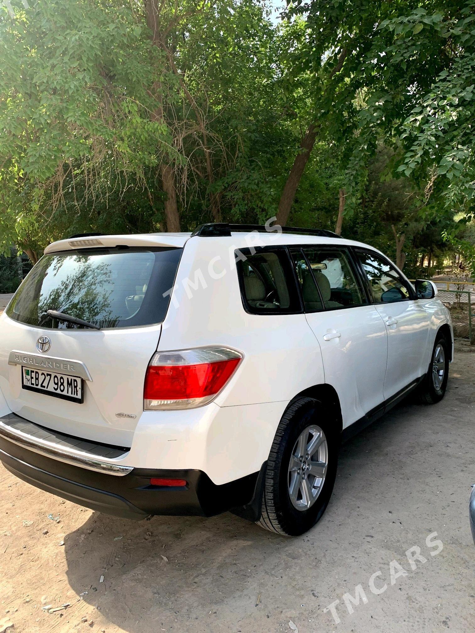 Toyota Highlander 2011 - 280 000 TMT - Мары - img 4