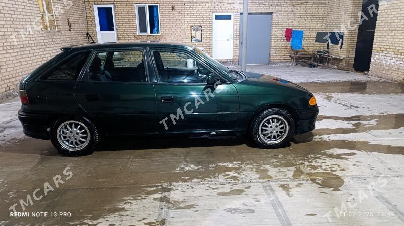 Opel Astra 1994 - 45 000 TMT - Dänew - img 2