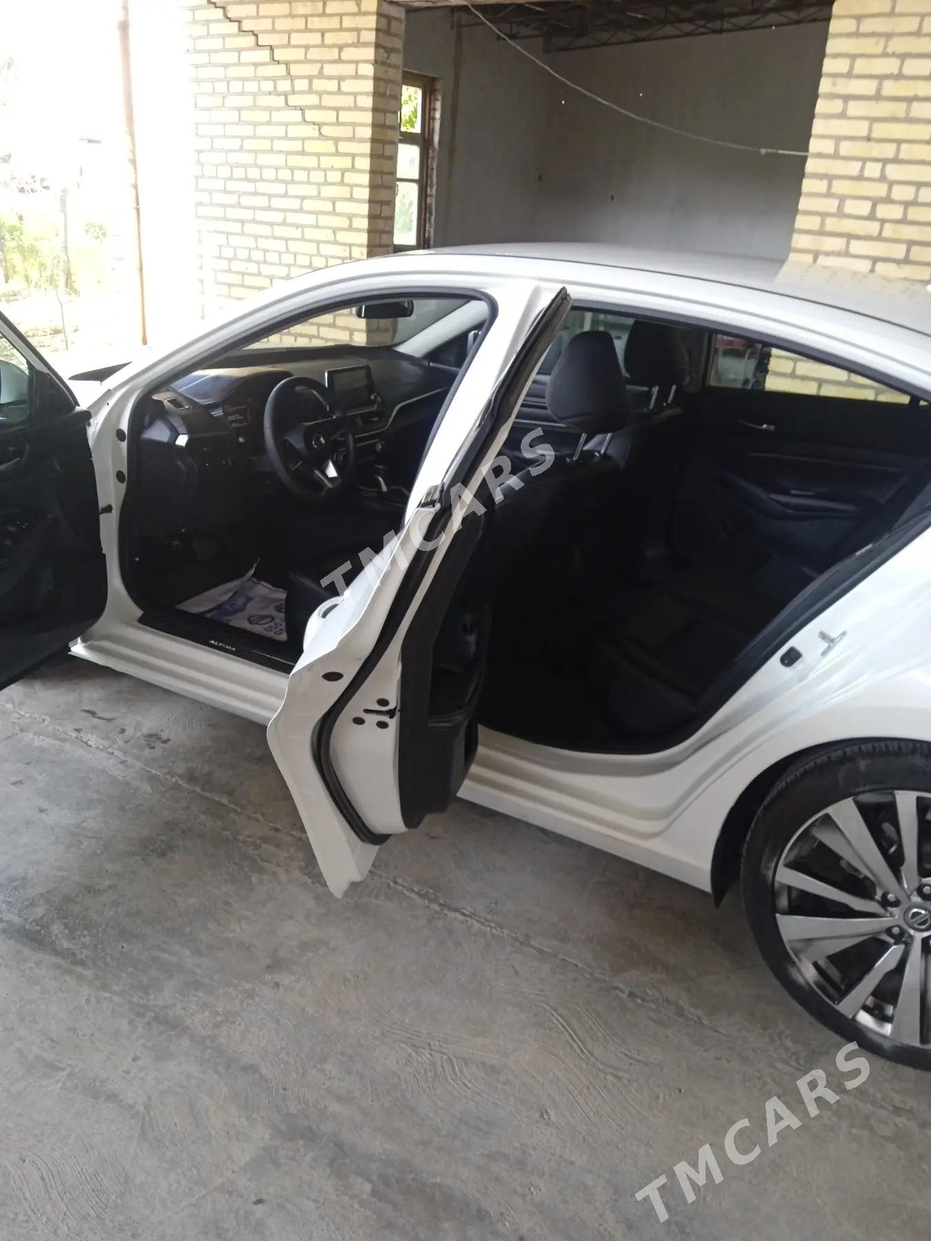 Nissan Altima 2019 - 200 000 TMT - Kerki - img 3
