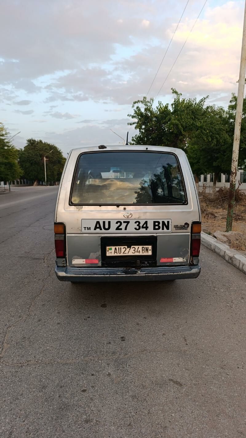 Toyota Hiace 1987 - 30 000 TMT - Балканабат - img 9