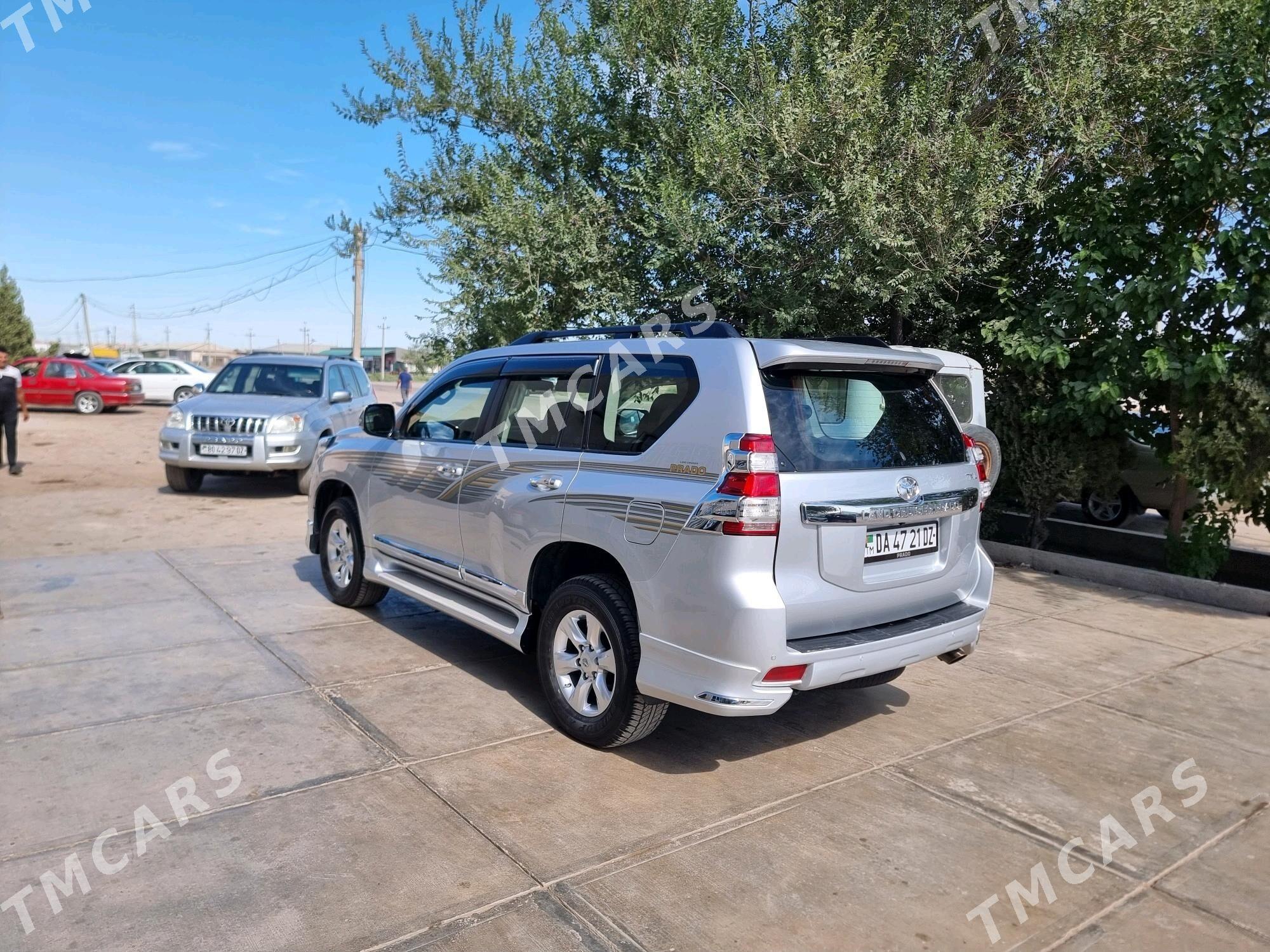 Toyota Land Cruiser Prado 2010 - 450 000 TMT - Gubadag - img 9