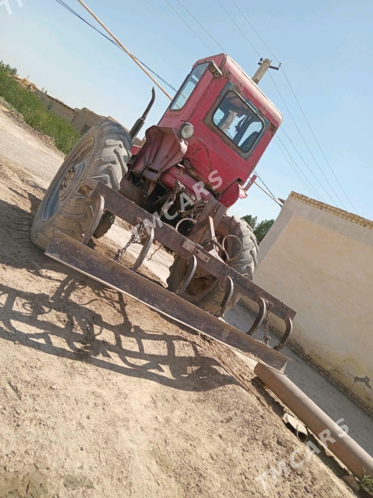 MTZ T-28 1991 - 30 000 TMT - Dänew - img 2