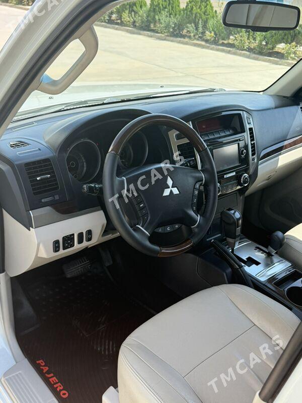 Mitsubishi Pajero 2016 - 320 000 TMT - Aşgabat - img 4