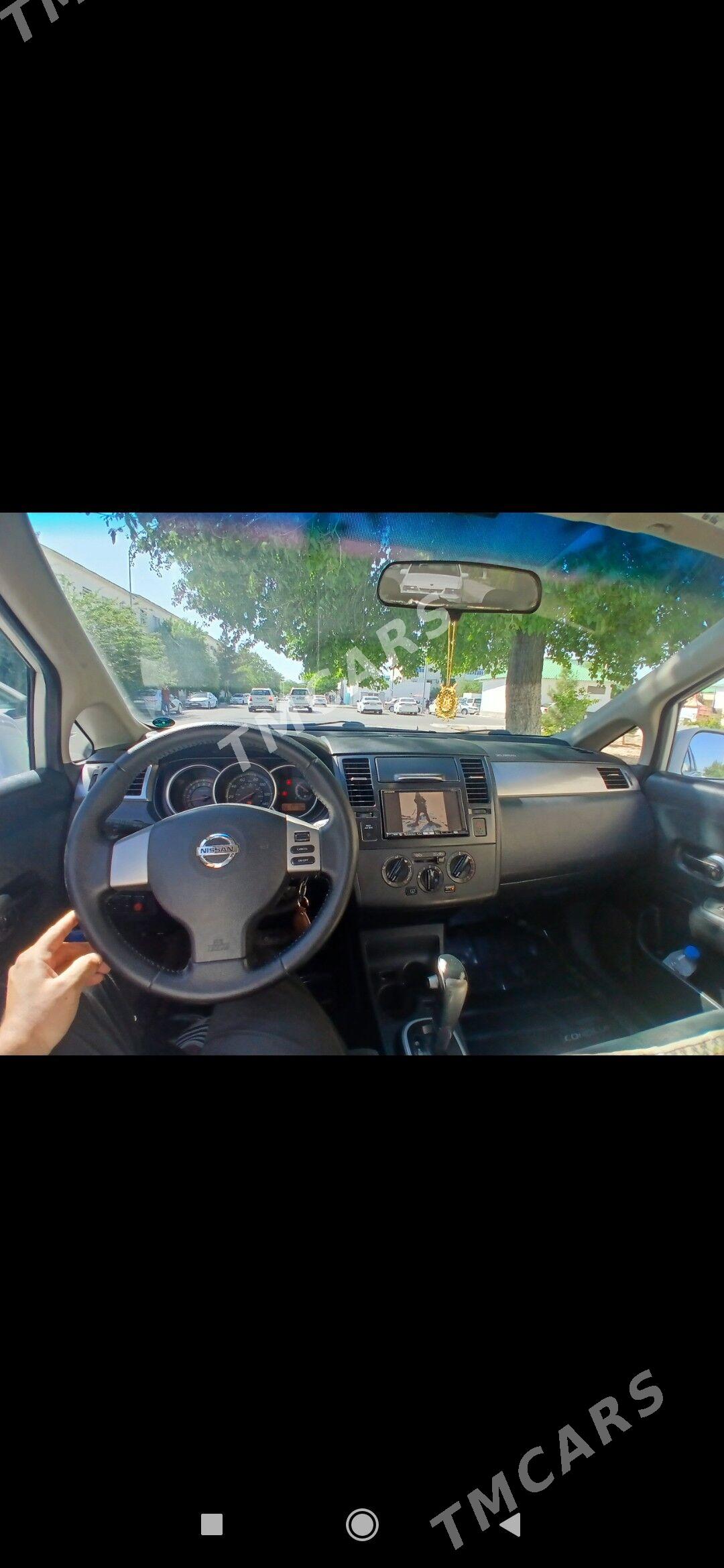 Nissan Versa 2010 - 130 000 TMT - Анев - img 5
