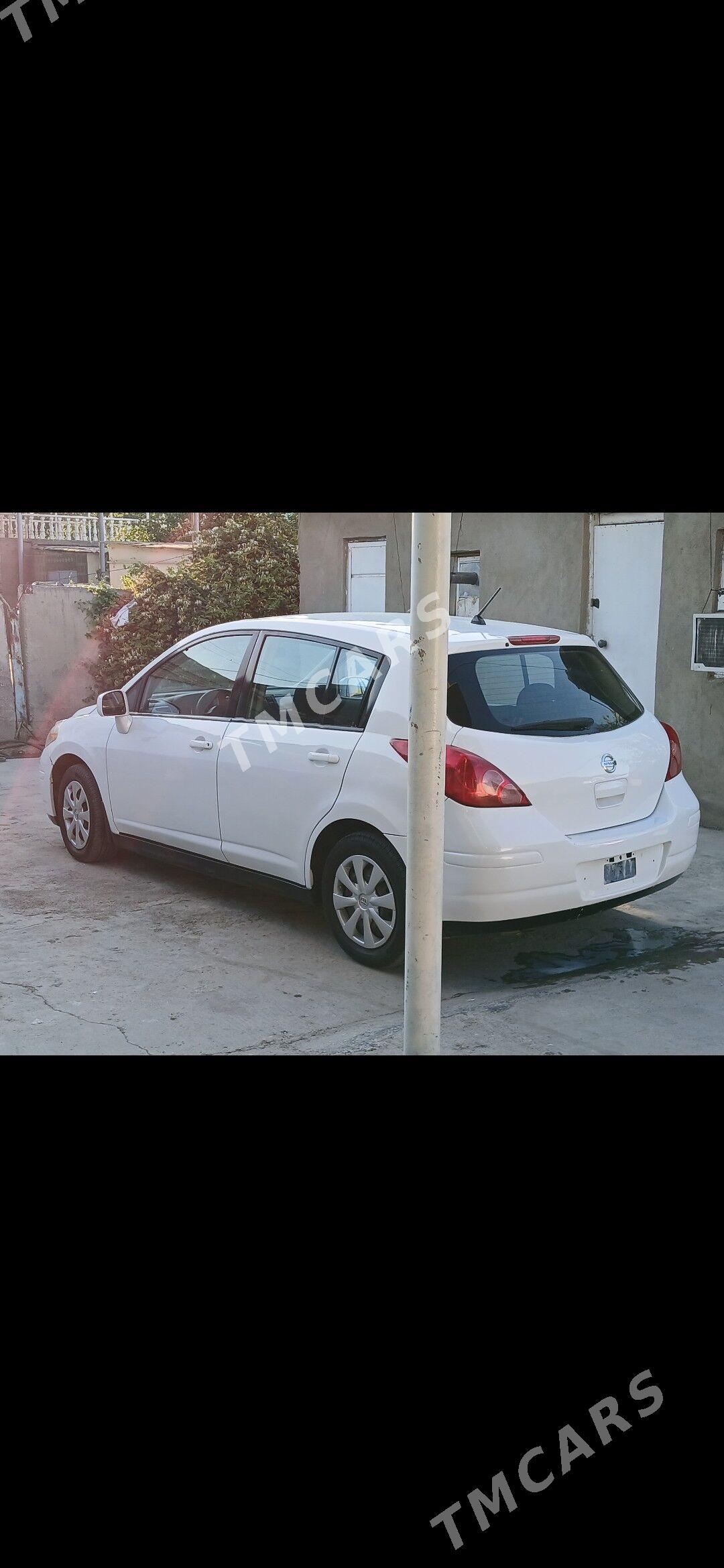Nissan Versa 2010 - 130 000 TMT - Анев - img 3
