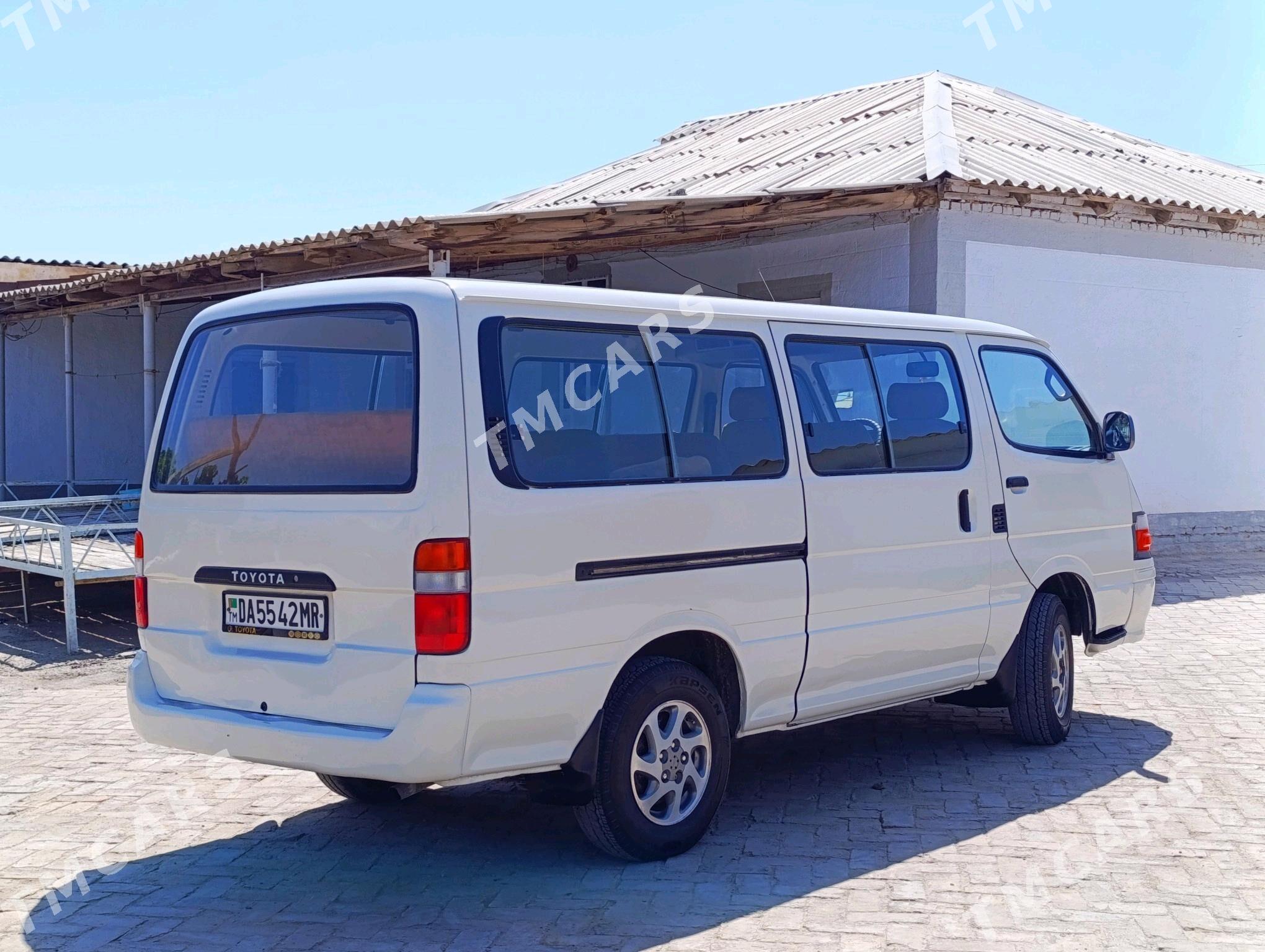 Toyota Hiace 2004 - 135 000 TMT - Байрамали - img 5