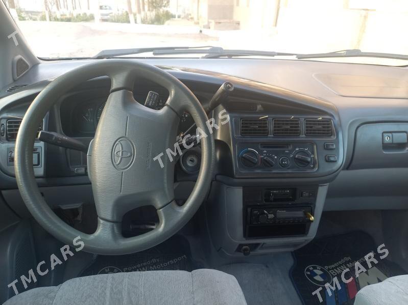 Toyota Sienna 1998 - 130 000 TMT - Ёлётен - img 2