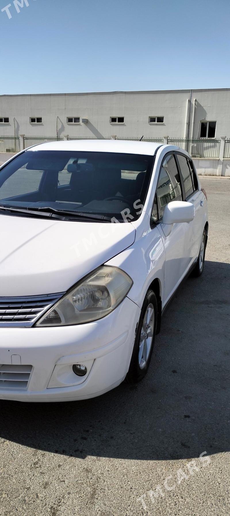 Nissan Versa 2011 - 130 000 TMT - Тязе заман - img 1