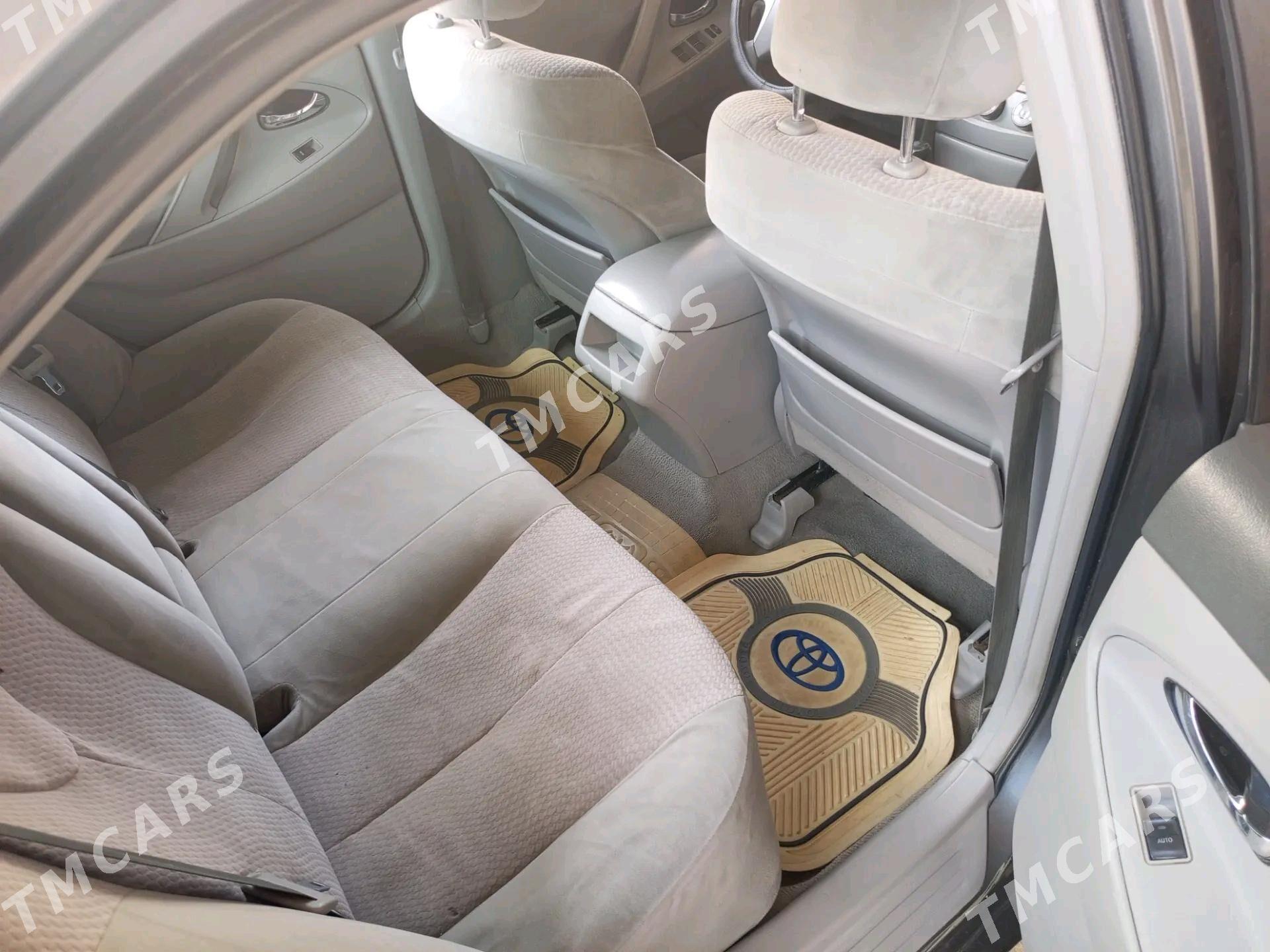Toyota Camry 2010 - 170 000 TMT - Шатлык - img 2