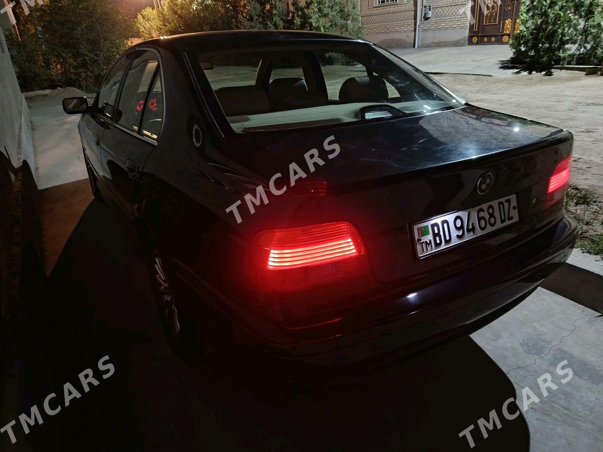 BMW E39 2002 - 125 000 TMT - Кёнеургенч - img 2