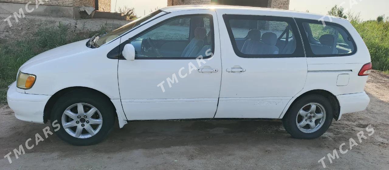 Toyota Sienna 2001 - 120 000 TMT - Гороглы (Тагта) - img 2