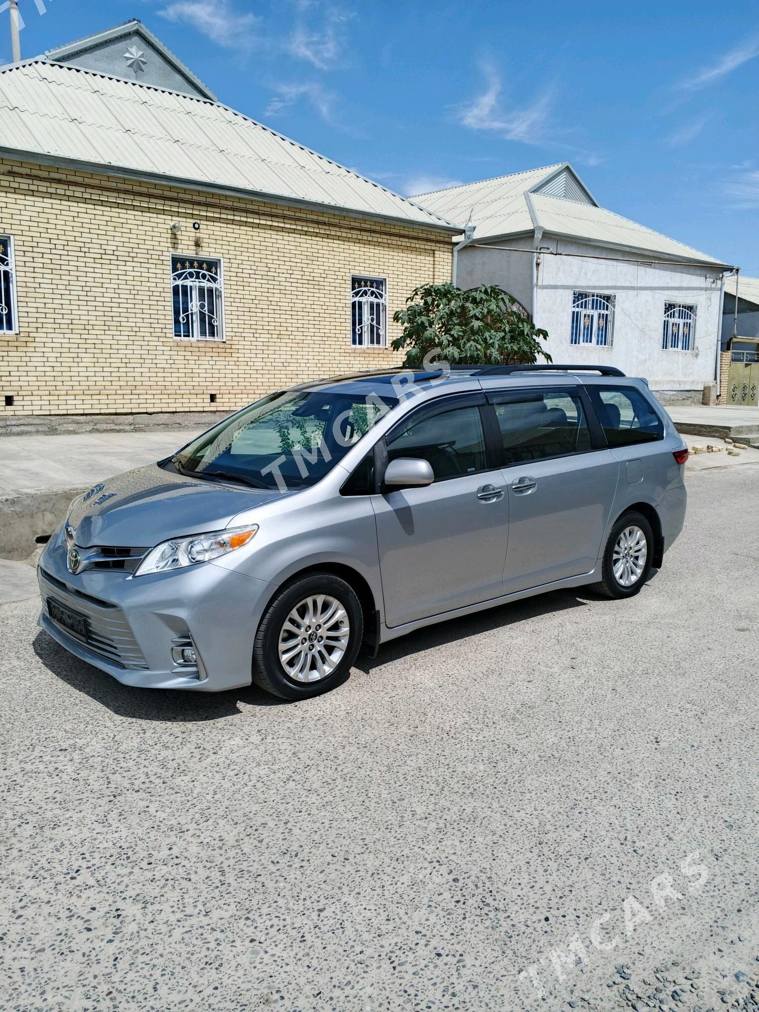 Toyota Sienna 2019 - 450 000 TMT - Мары - img 4