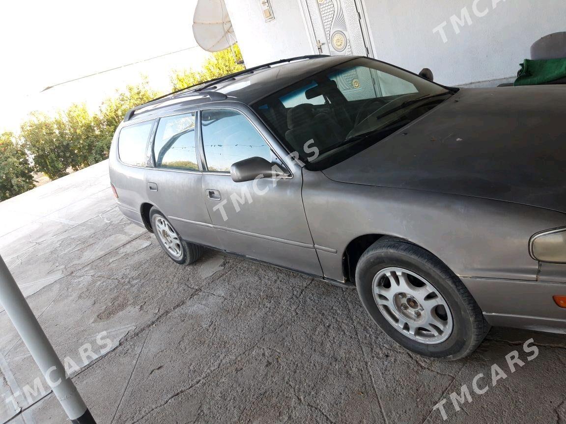 Toyota Camry 1994 - 50 000 TMT - Ёлётен - img 3