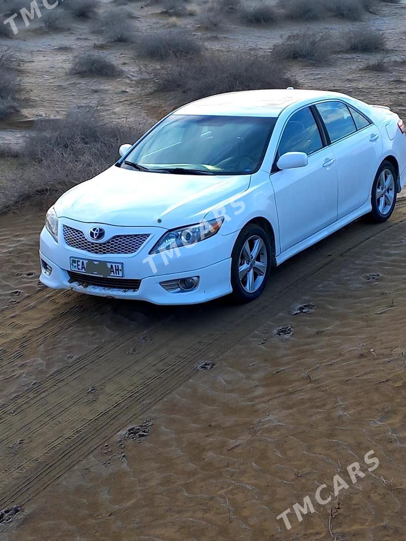 Toyota Camry 2010 - 200 000 TMT - Анев - img 5