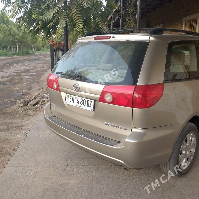 Toyota Sienna 2007 - 190 000 TMT - Кёнеургенч - img 2