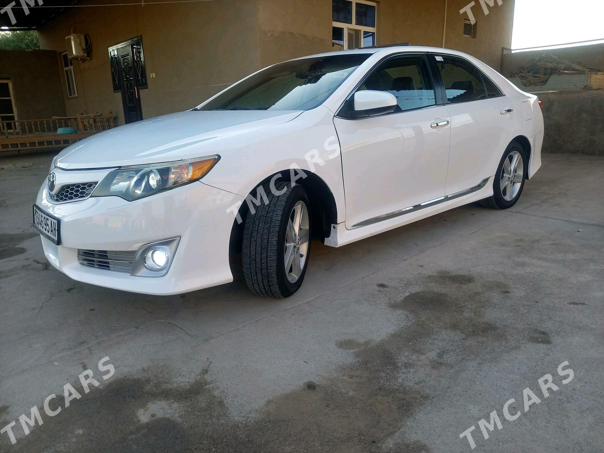 Toyota Camry 2012 - 220 000 TMT - Теджен - img 4