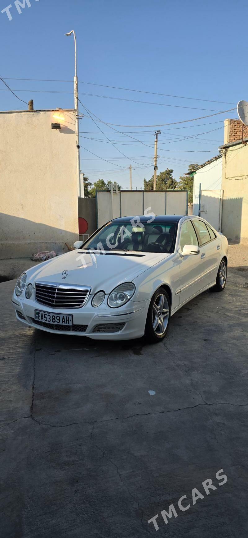 Mercedes-Benz E300 2008 - 150 000 TMT - Bäherden - img 10