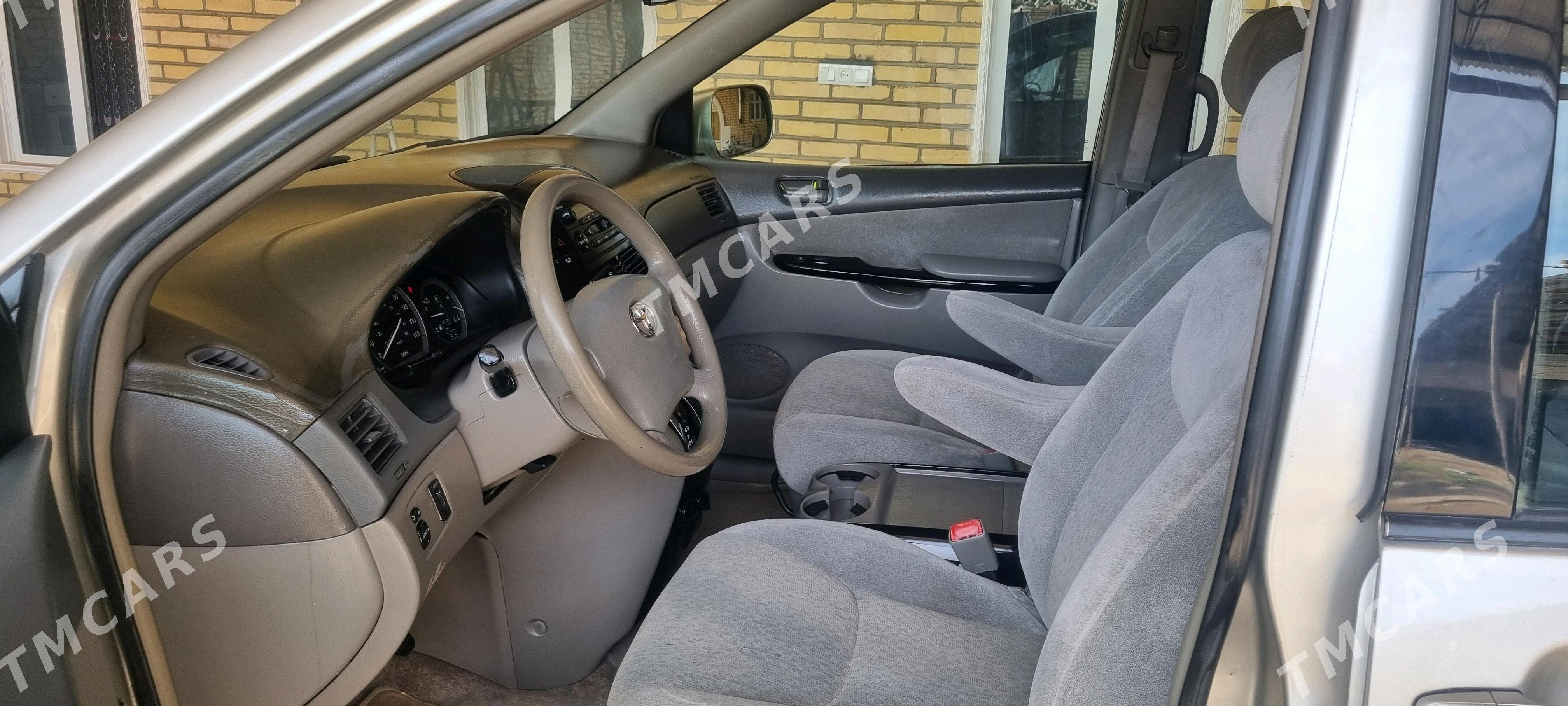 Toyota Sienna 2005 - 235 000 TMT - Kerki - img 8