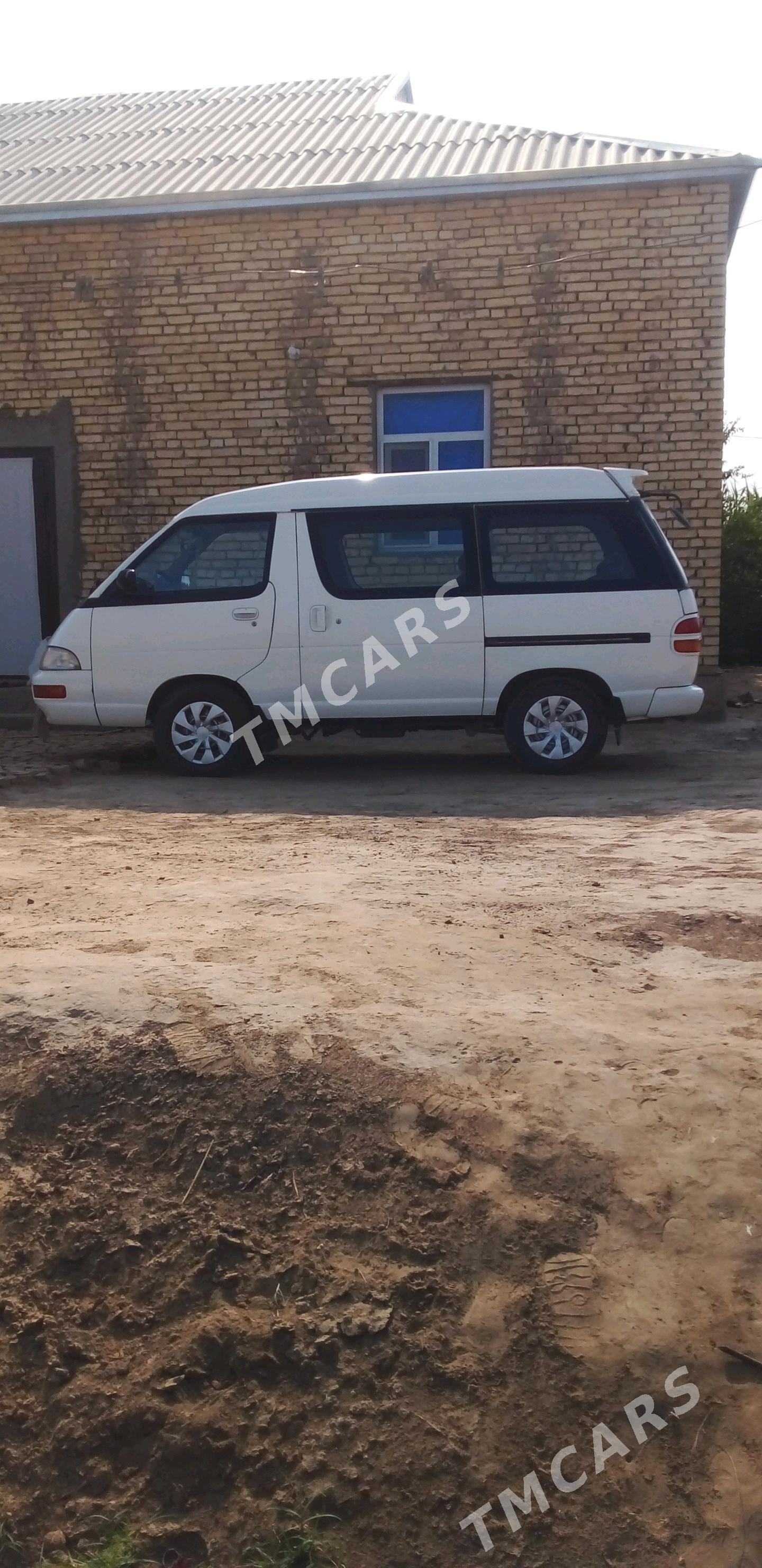 Toyota Town Ace 1994 - 30 000 TMT - Ёлётен - img 3