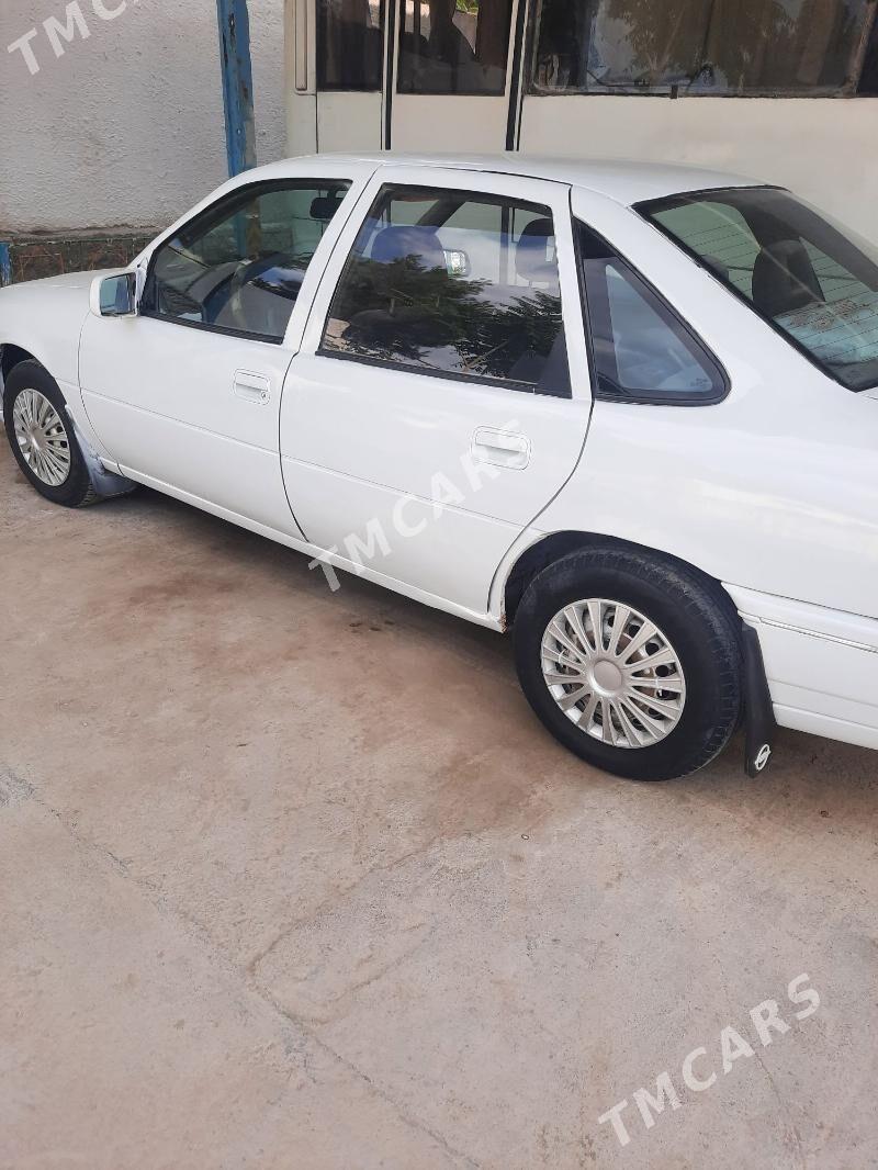 Opel Vectra 1995 - 30 000 TMT - Серахс - img 3