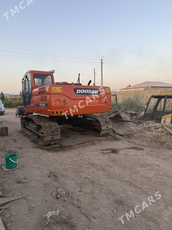 LiuGong Excavator 2012 - 1 200 000 TMT - Daşoguz - img 3