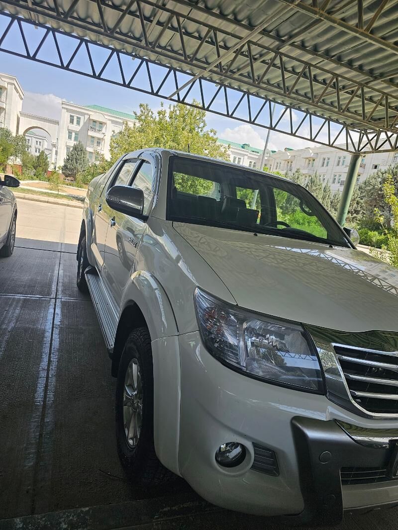 Toyota Hilux 2014 - 435 000 TMT - Aşgabat - img 3